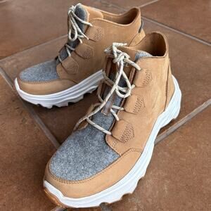 Sorel Kinetic Breakthru Caribou Nubuck Suede Chunky Waterproof Boots size 9